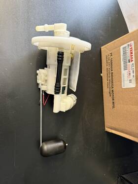 B74-e3907-01 Yamaha Genuine X-max Xmax 300 Fuel Pump Used 3000 Mi
